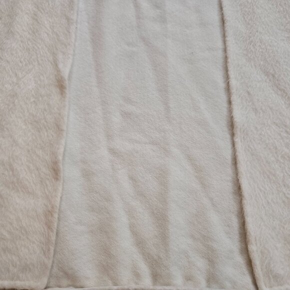 Kuna Baby Alpaca & Wool FUZZY FURRY Wrap - Picture 7 of 15